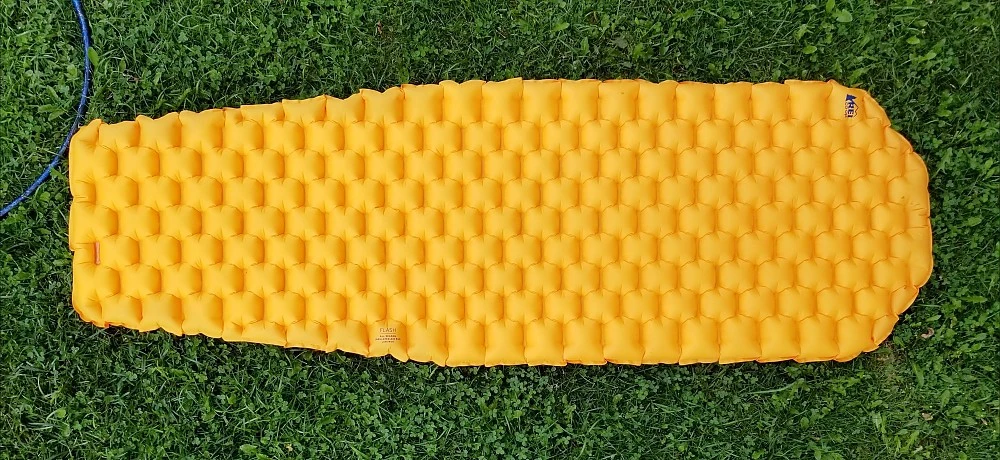 REI Flash All-Season Insulated Air Sleeping Pad 18 REI Flash All-Season Insulated Air Sleeping Pad - Image 16