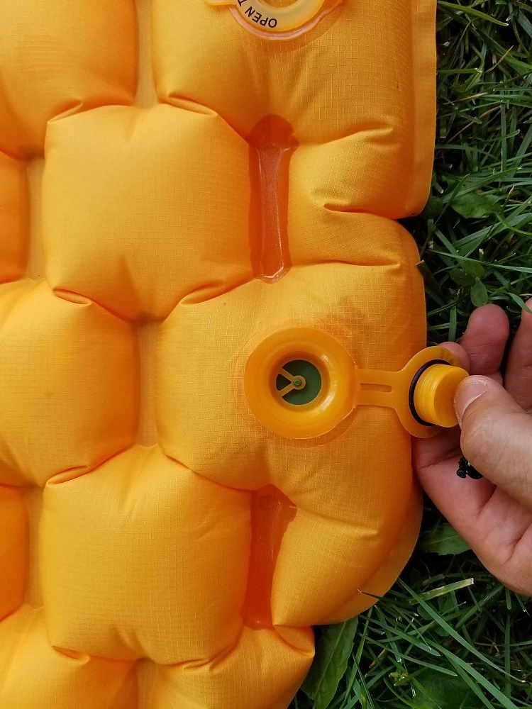 REI Flash All-Season Insulated Air Sleeping Pad 10 REI Flash All-Season Insulated Air Sleeping Pad - Image 8